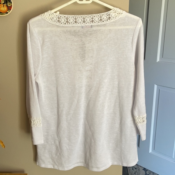 Crosby sheer white shirt with pretty neckline and clasp - Picture 6 of 8